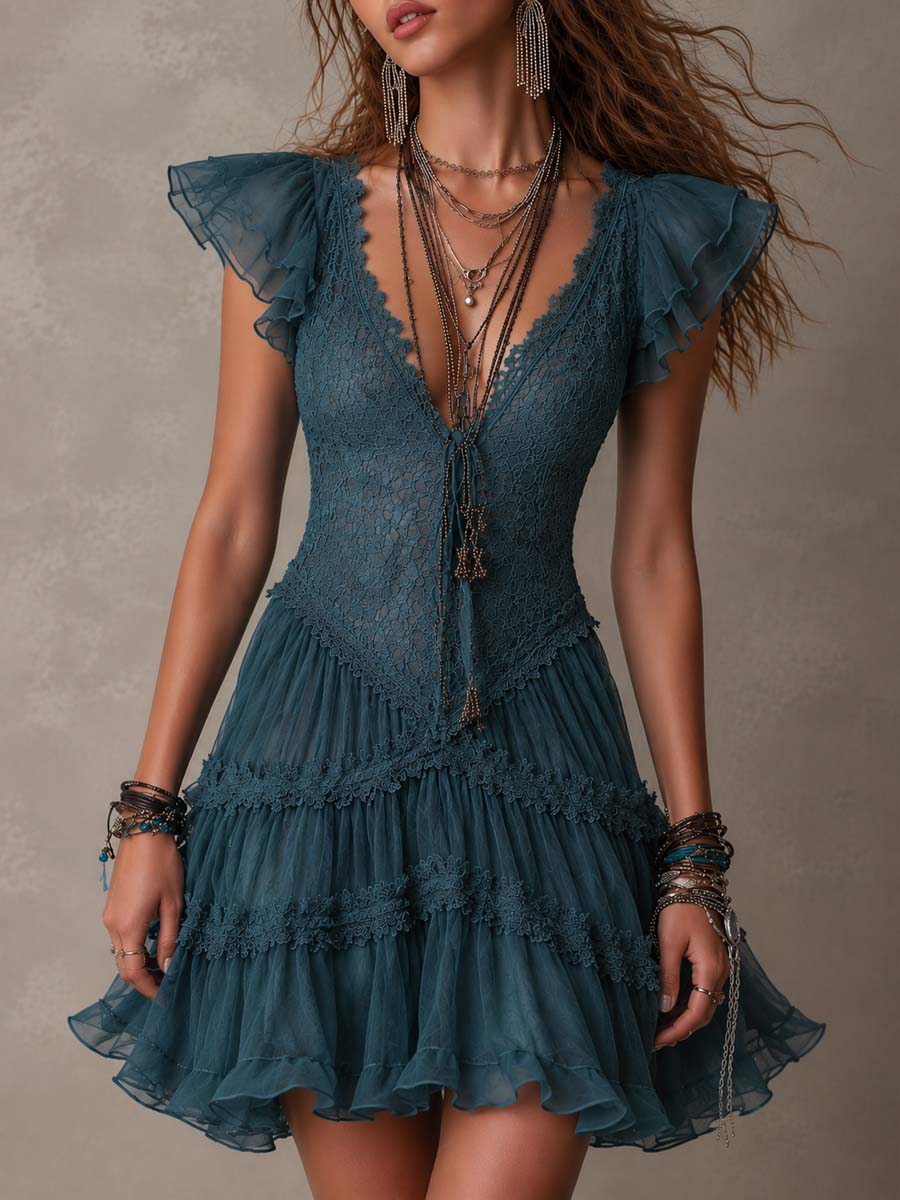 Azurine | Mini Robe à Volants en Dentelle Bleue Rétro et Mousseline