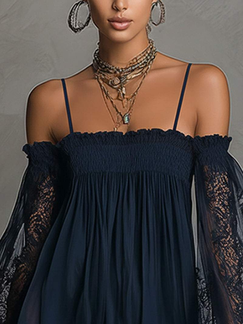 Noémie | Robe courte en mousseline bleu marine à épaules dénudées et finitions dentelle