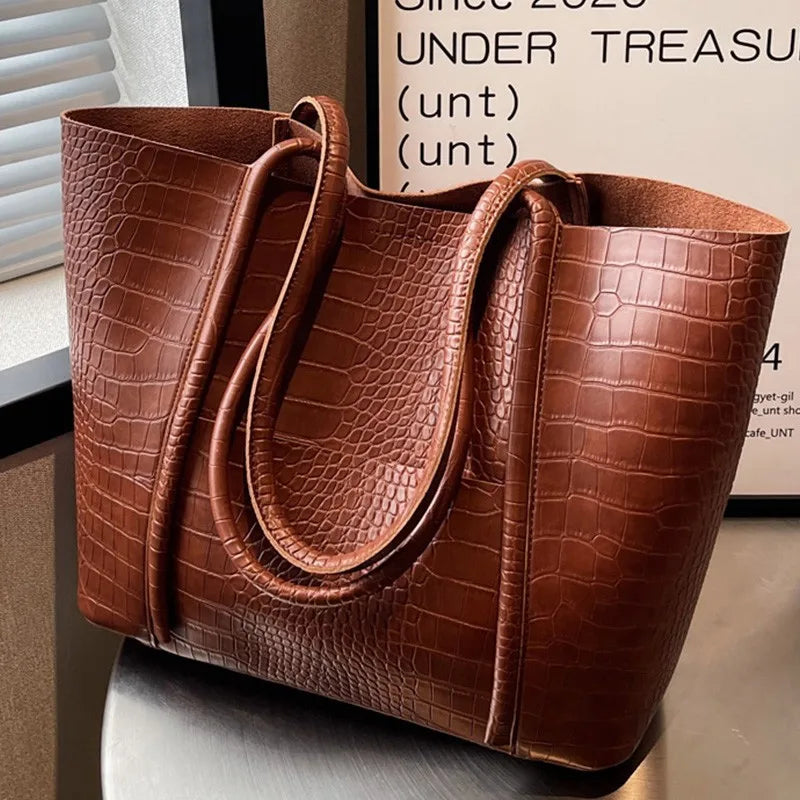 Christina™ | Borsa a spalla raffinata