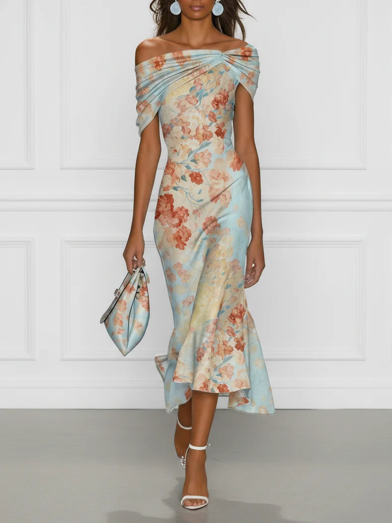 Victoire | Robe midi sirène à épaules dénudées et imprimé floral bleu