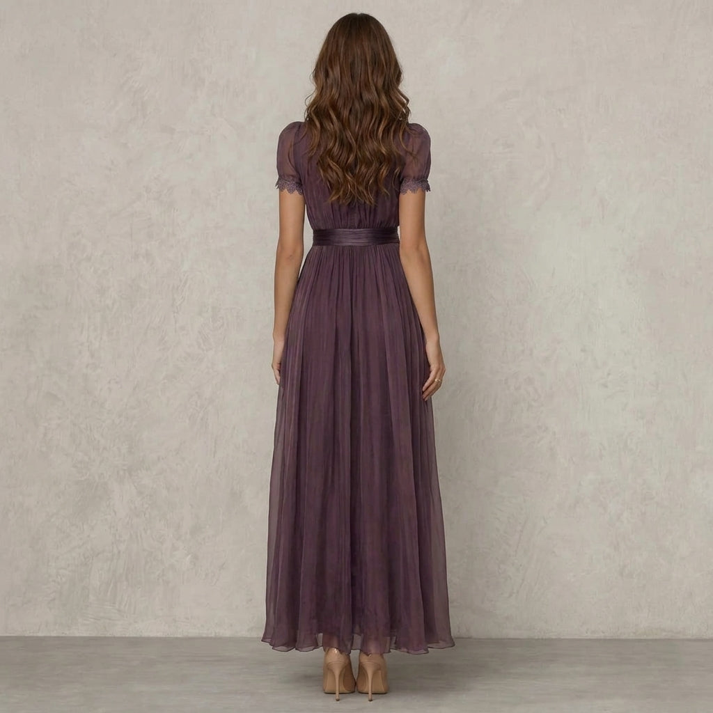 Flavie | Robe Longue Violette, Col Vintage en Dentelle