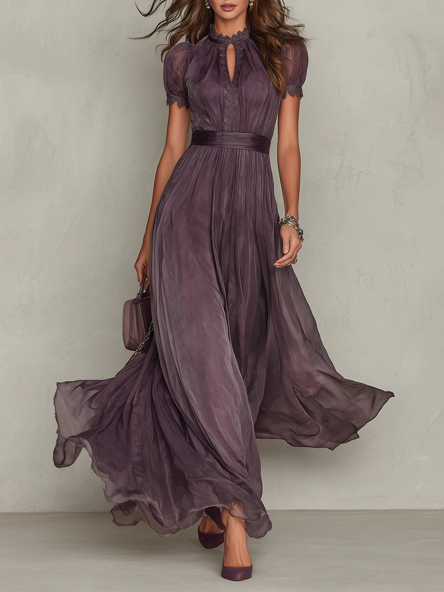 Ambre | Robe longue violette avec découpe goutte d'eau et bordure en dentelle de mousseline
