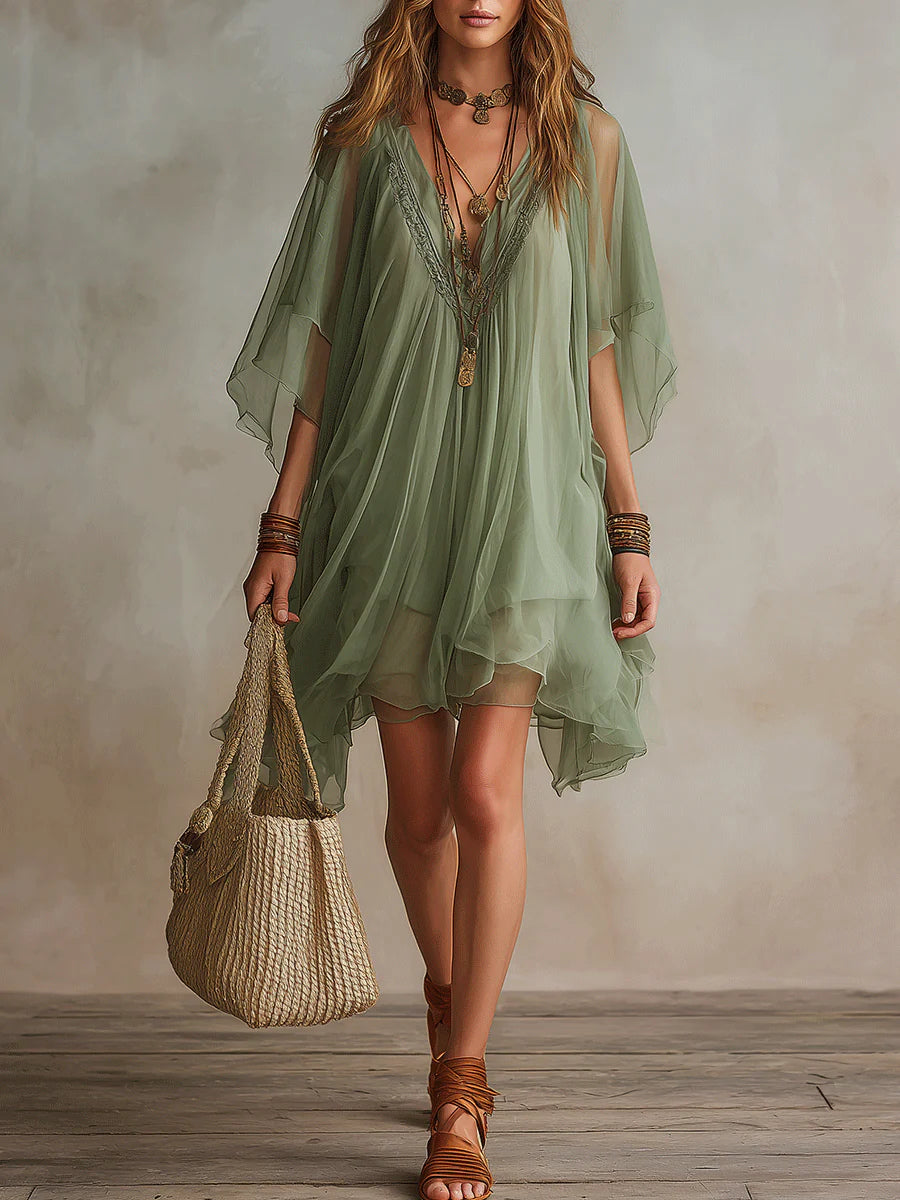 Émeraude | Mini Robe Fluide Superposée, Col en V Vert