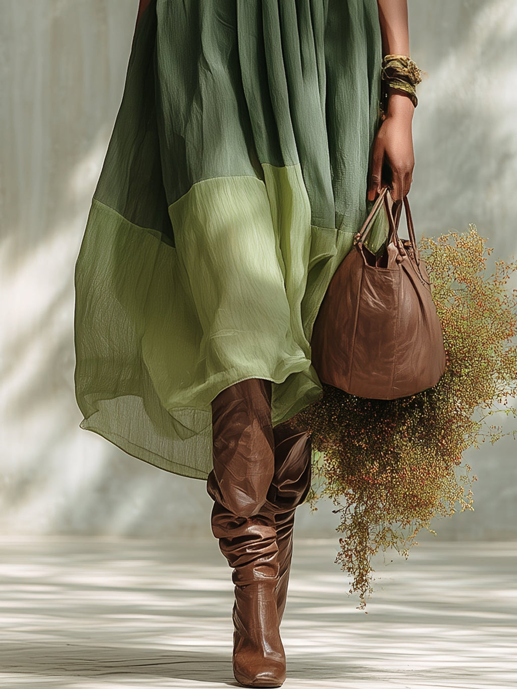 Sylviane | Robe Midi en Mousseline Verte, Épaules Dénudées, Manches Courtes