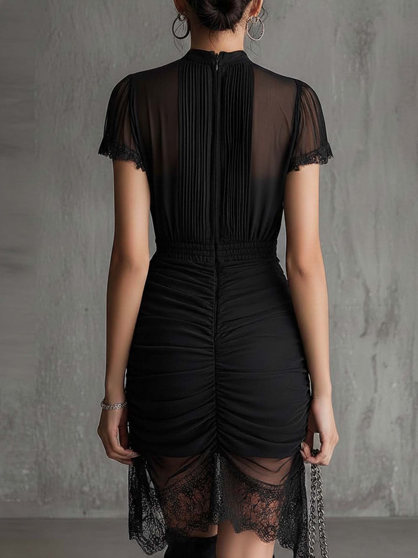 Séverine | Mini Robe en Mousseline, Taille Plissée, Bordure Dentelle