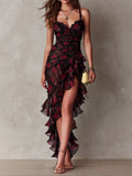 Edith | Robe courte drapée noire et rouge à fleurs et ourlet volanté
