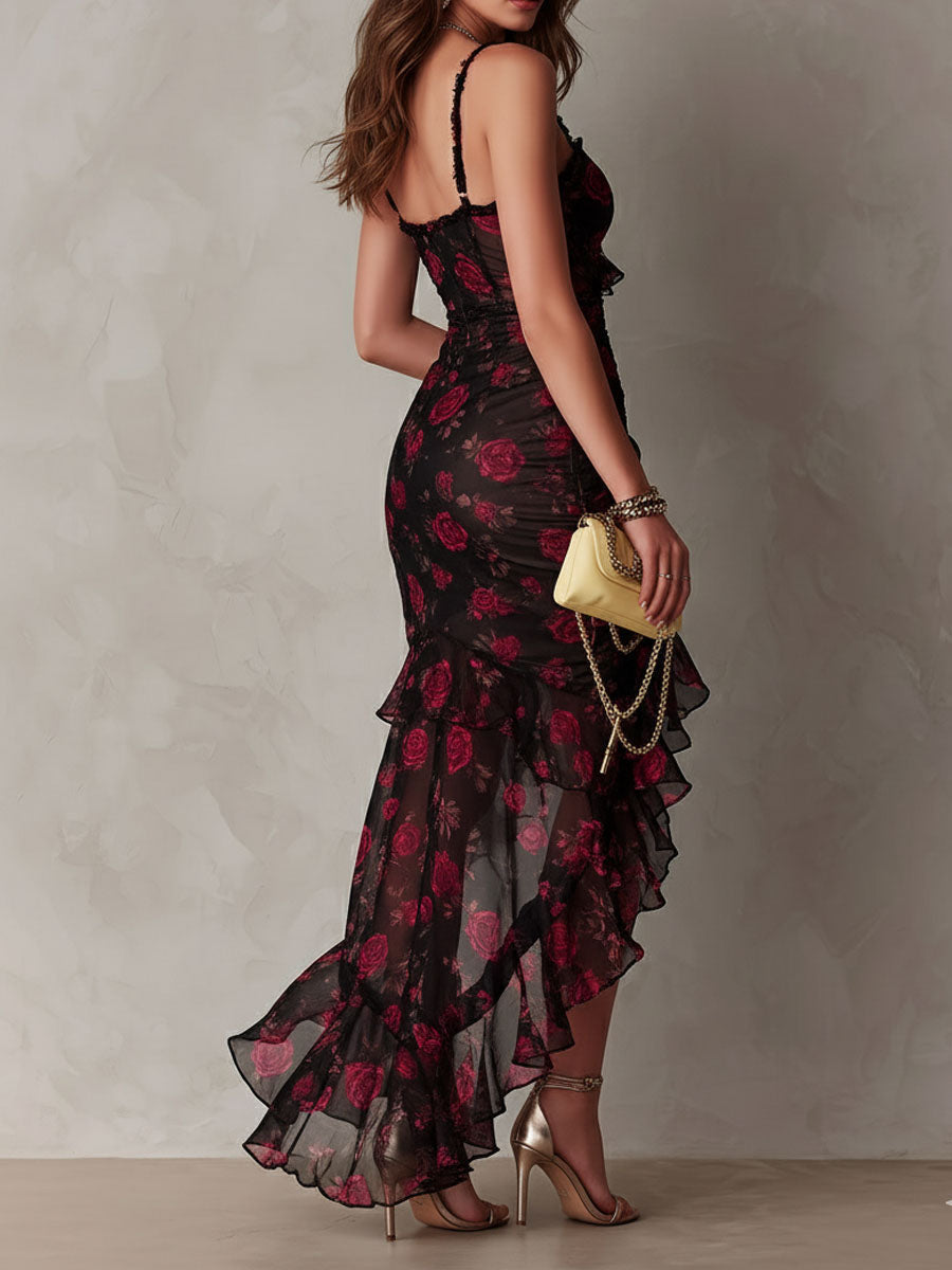 Edith | Robe courte drapée noire et rouge à fleurs et ourlet volanté
