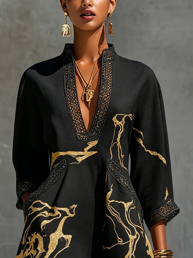 Emmeline | Robe Mini en Dentelle Crochétée Noire à Motifs Dorés et Décolleté en V