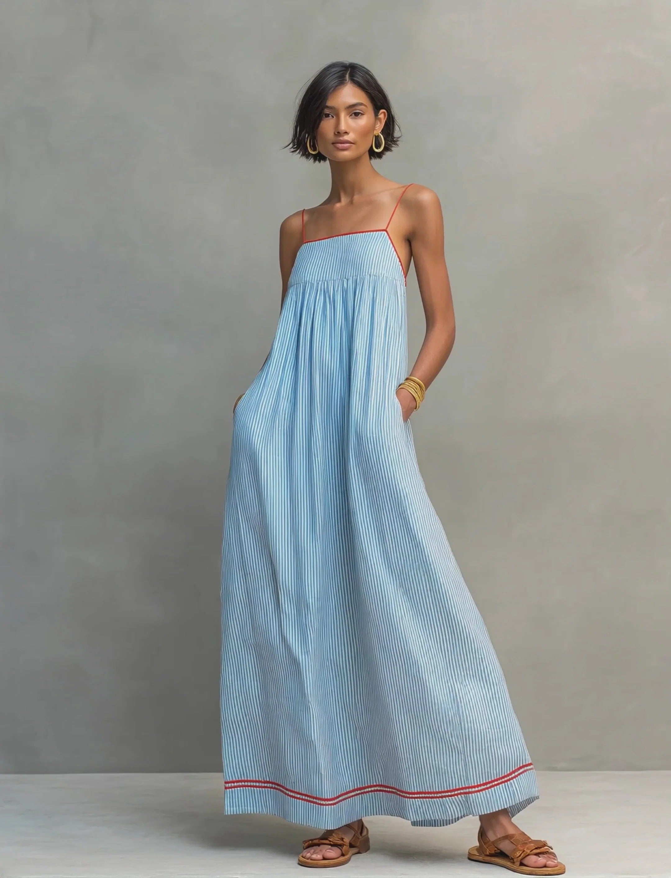 Roxane | Robe Longue Minimaliste Rayée, Détails Rouges