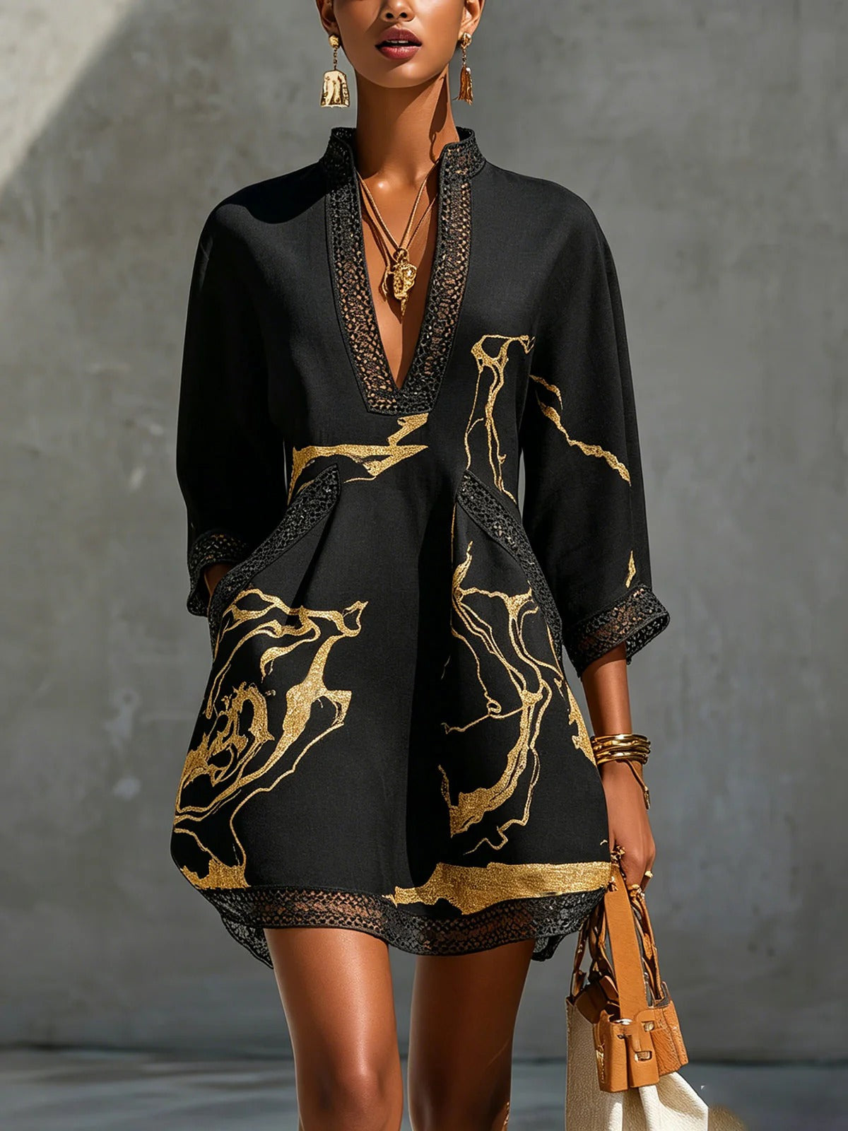 Rachelle | Mini Robe Élégante, Col en V et Détails Dorés